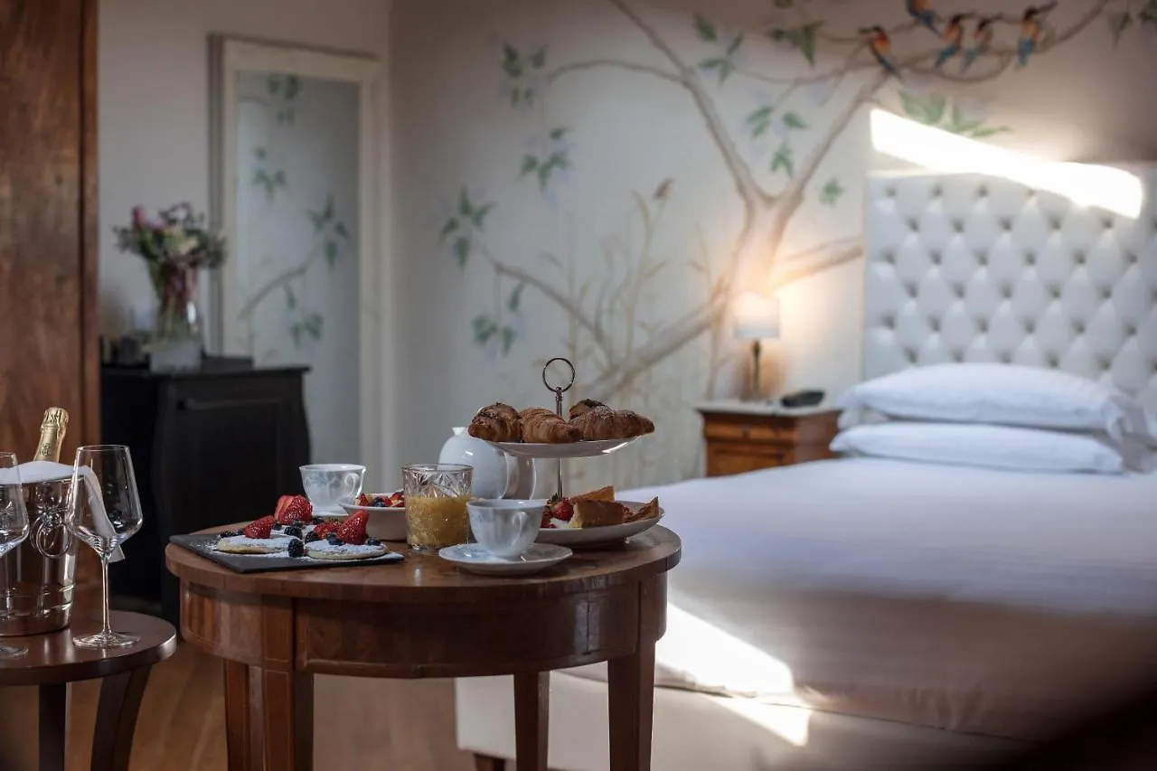 Le Ali Del Frassino Hotel Peschiera del Garda Italy